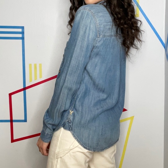 American Eagle Chambray Button Down Shirt - Picture 3 of 4